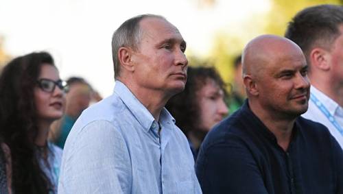 Путин поддержал создание системы президентских грантов в сфере режиссуры